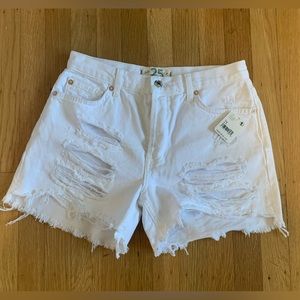 NWT FREE PEOPLE SUPER DESTROYED WHITE BUTTON FLY 100% COTTON JEAN SHORTS SIZE 25